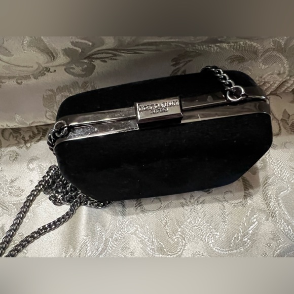 Black velvet small Giorgio Armani clutch🤗☝️🌹 - Picture 2 of 6